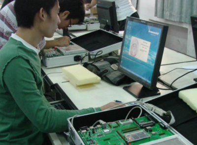 計(jì)算機(jī)科學(xué)與技術(shù)專(zhuān)業(yè)方向解析 軟件開(kāi)發(fā)（.NET/Java）與計(jì)算機(jī)軟件技術(shù)服務(wù)